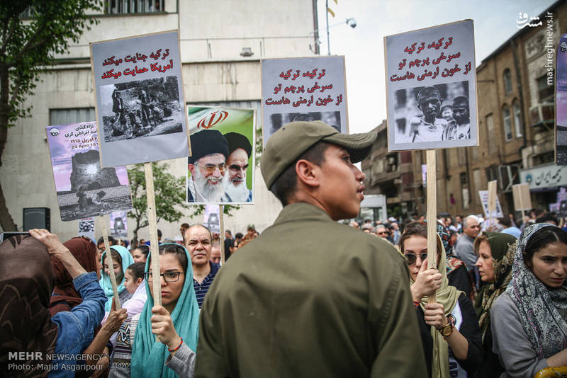 عکس/ راهپیمایی ارامنه تهران به مناسبت ۲۴ آوریل