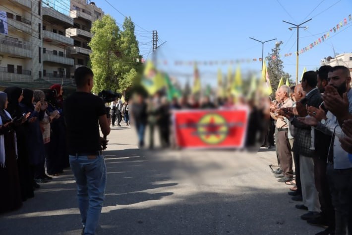 تظاهرات اجباری مردم سوریه در حمایت از اوجالان تحت فشار کادرهای پ.ک.ک