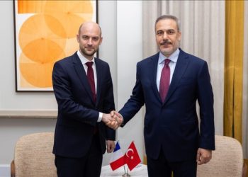 در دیدار با وزیر خارجه فرانسه؛ فیدان: ترکیه با قدرت به مبارزه با پ.ک.ک و داعش ادامه خواهد داد