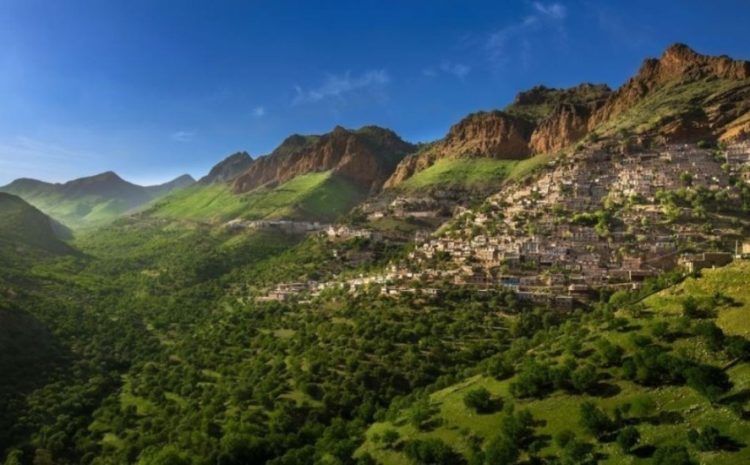 سروآباد در محاصره زیبایی ها