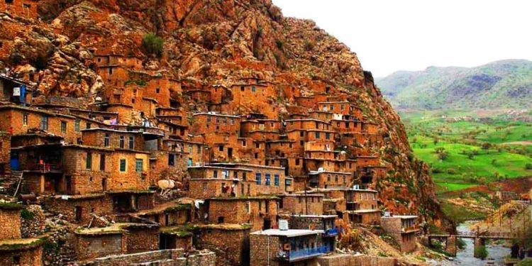 آوای آرامش بخش تاریخ و طبیعت کردستان در گوش مسافران نوروزی