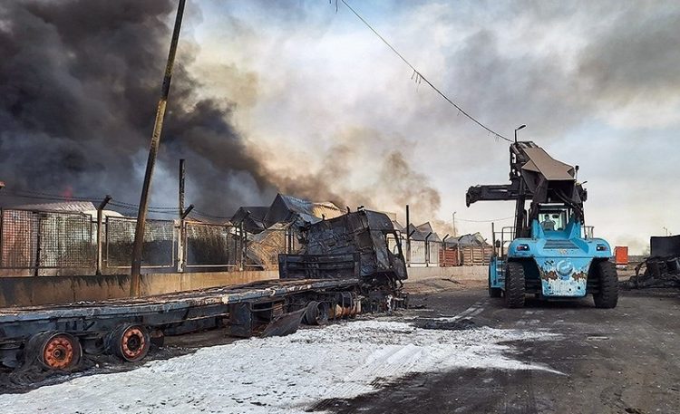 رییس اورژانس کشور: مداوای مصدومان حادثه بندرعباس بدون کمک‌ خارجی انجام شد
