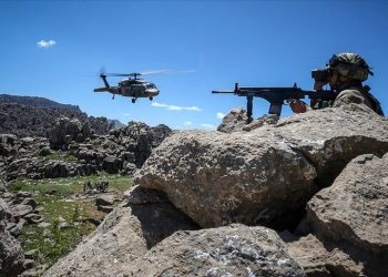 ترکیه از کوه‌های عراق پایین نمی‌آید