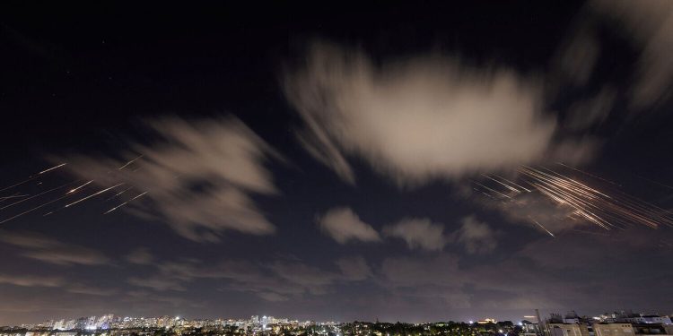 عضو سابق هیئت علمی دانشگاه کردستان: ایران با سربلندی به مسیر خود ادامه می دهد