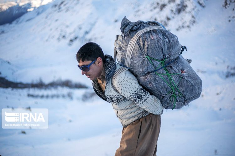 نخستین محموله کولبری با رویه جدید در آذربایجان‌غربی ثبت سفارش شد