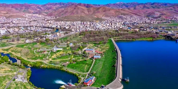 یک هتل ۵‌ ستاره در مهاباد کلنگ‌زنی شد