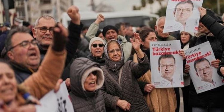 مقاله امام اوغلو درباره دموکراسی ترکیه در نشریه گاردین