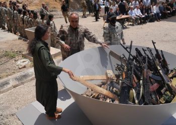 خلع سلاح پ.ک.ک؛ واقعیت میدانی یا نمایش سیاسی؟