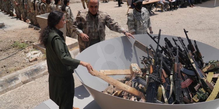 خلع سلاح پ.ک.ک؛ واقعیت میدانی یا نمایش سیاسی؟