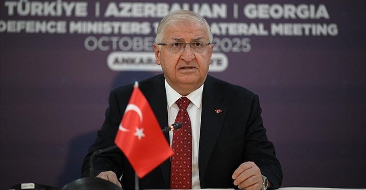 یاشار گولر: نیروهای کرد سوری باید فورا و بی قید و شرط سلاح های خود را زمین گذاشته و تسلیم شوند